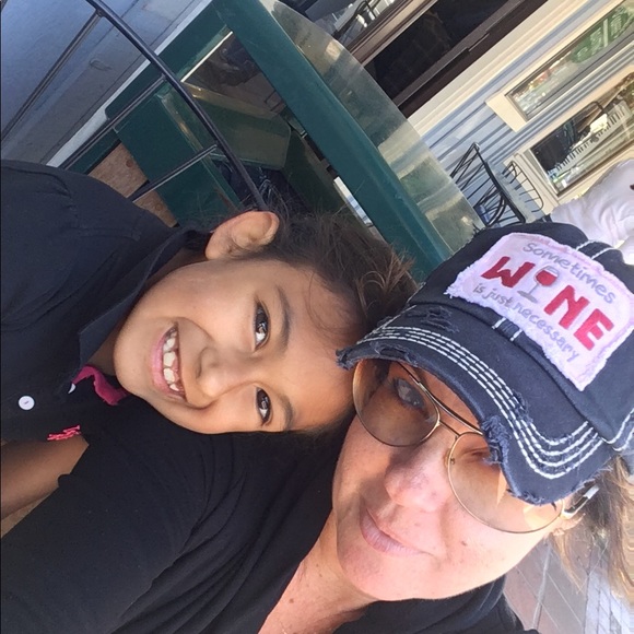 Meet your Posher, Larissa - Picture 4 of 4